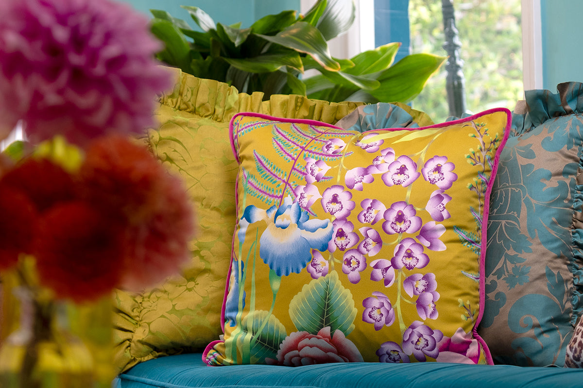Amaryllis cushion