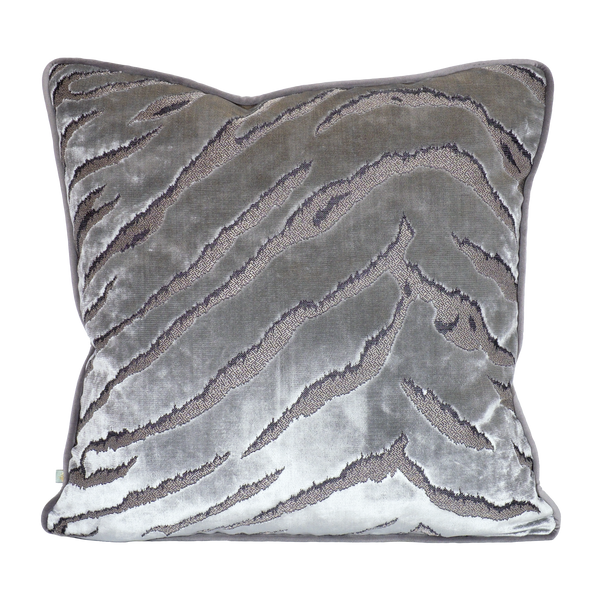 Decorative cushion in a shiny silver velvet with a tiger stripe pattern